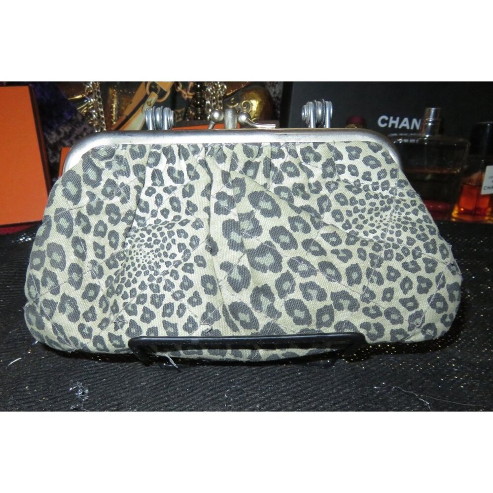 Deena & Ozzy Double Frame Vintage Kisslock Leopard Clutch